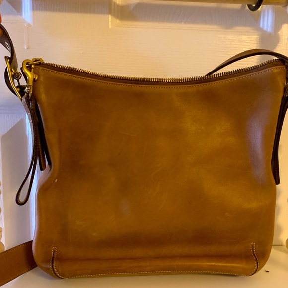 Coach Handbags - Coach Vintage Genuine Cowhide Leather Purse